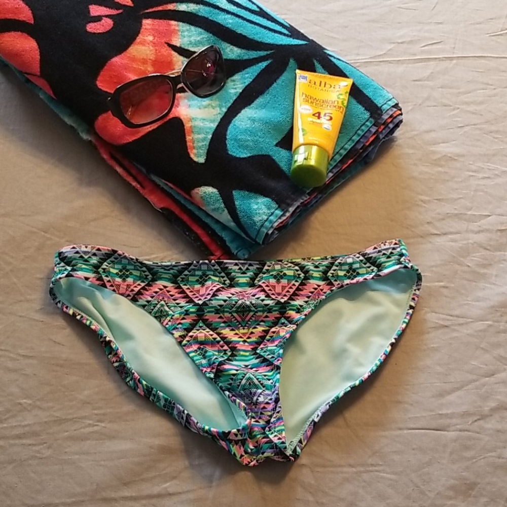 🌷3/$15🌷⬇️ No Boundaries Bikini Bottom Size XS